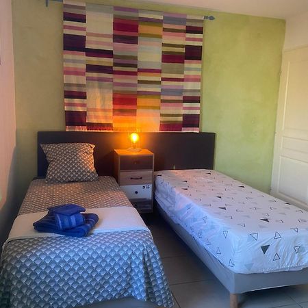 Gite Romarin Avec Spa Saint-Jean-de-Barrou ภายนอก รูปภาพ