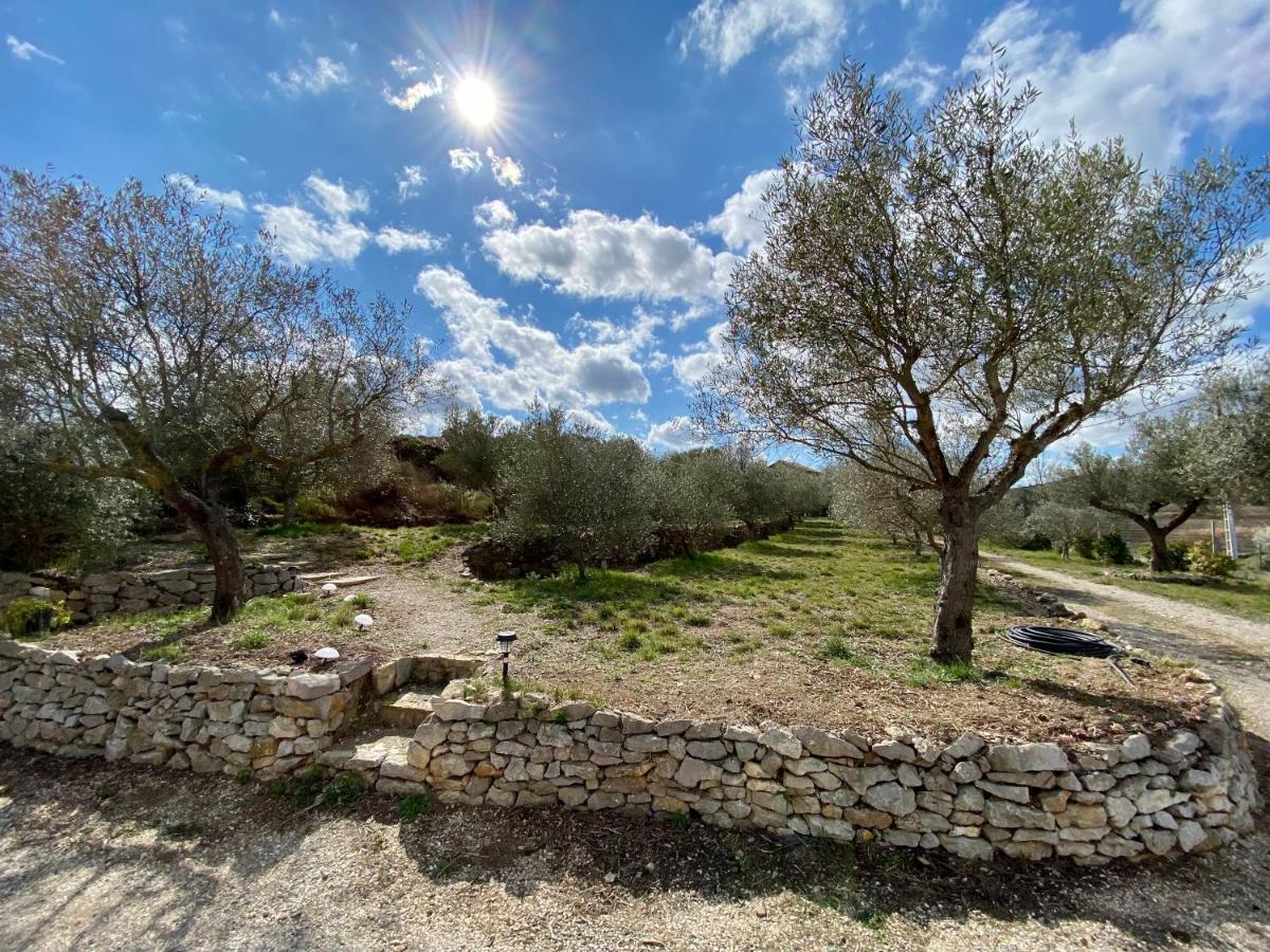 Gite Romarin Avec Spa Saint-Jean-de-Barrou ภายนอก รูปภาพ